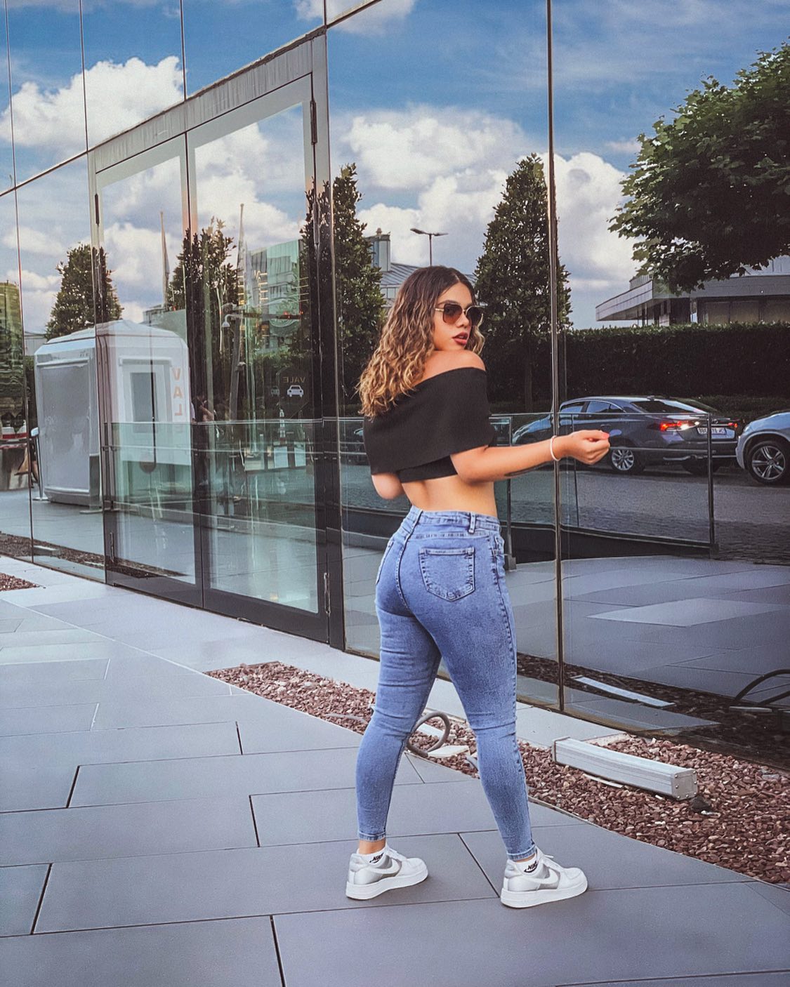 دانلود آهنگ همه بد شدن آنن به چشمم مگه بدون تو بازم بهشت هست 